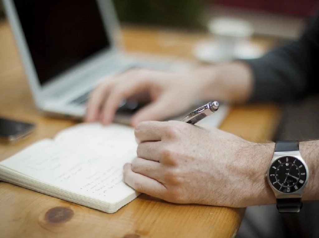 Trabajos de medio tiempo del Gobierno libreta