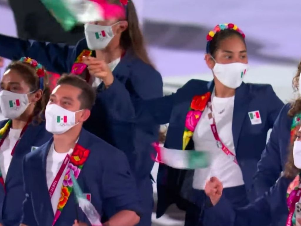Uniforme de gala mexicano se luce en los Juegos Olímpicos de Tokio 2020