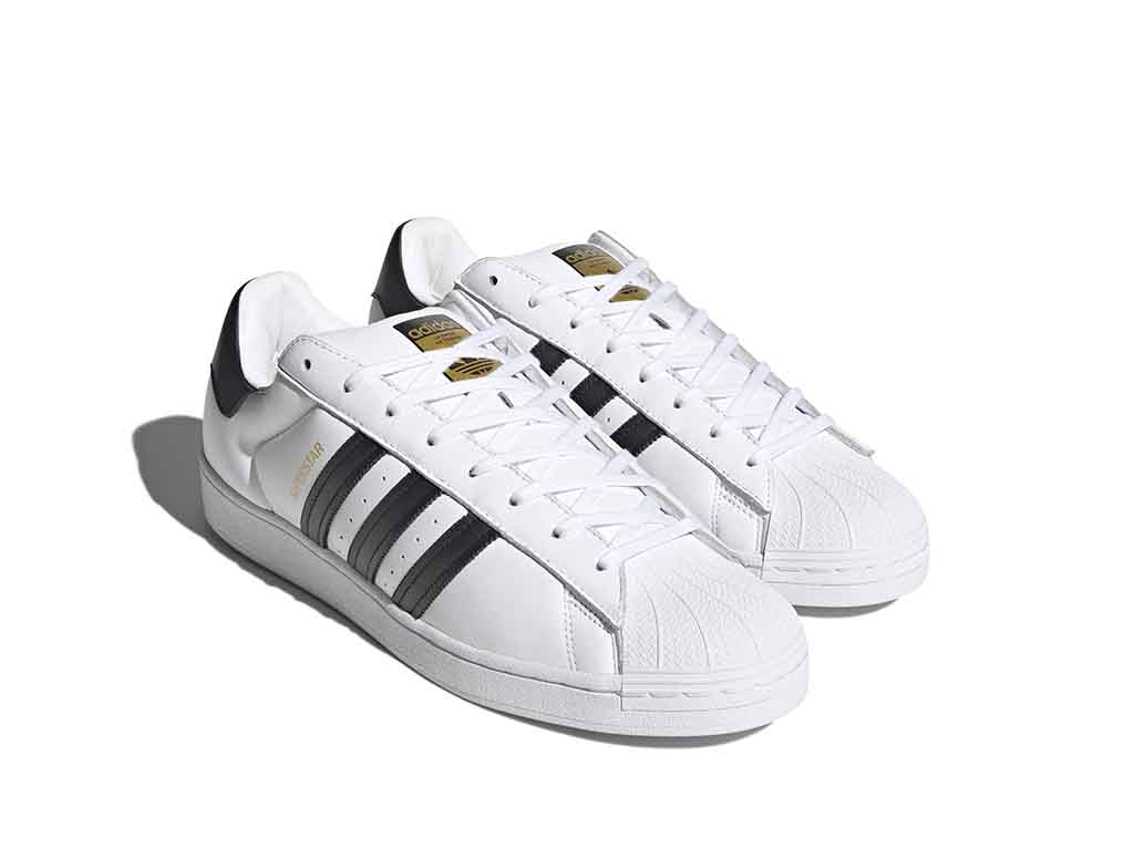 Adidas Superstar Superstuffed: los tenis gigantes más cool