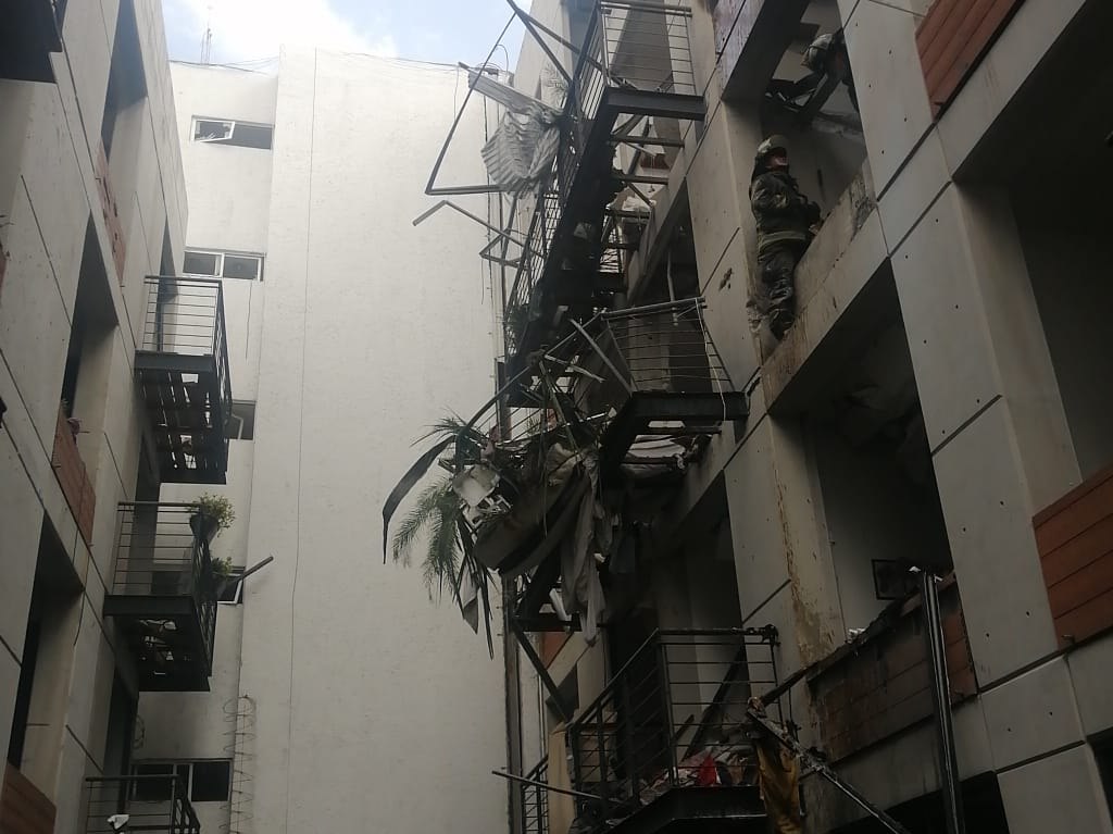 Explosión en edificio de Avenida Coyoacán bomberos