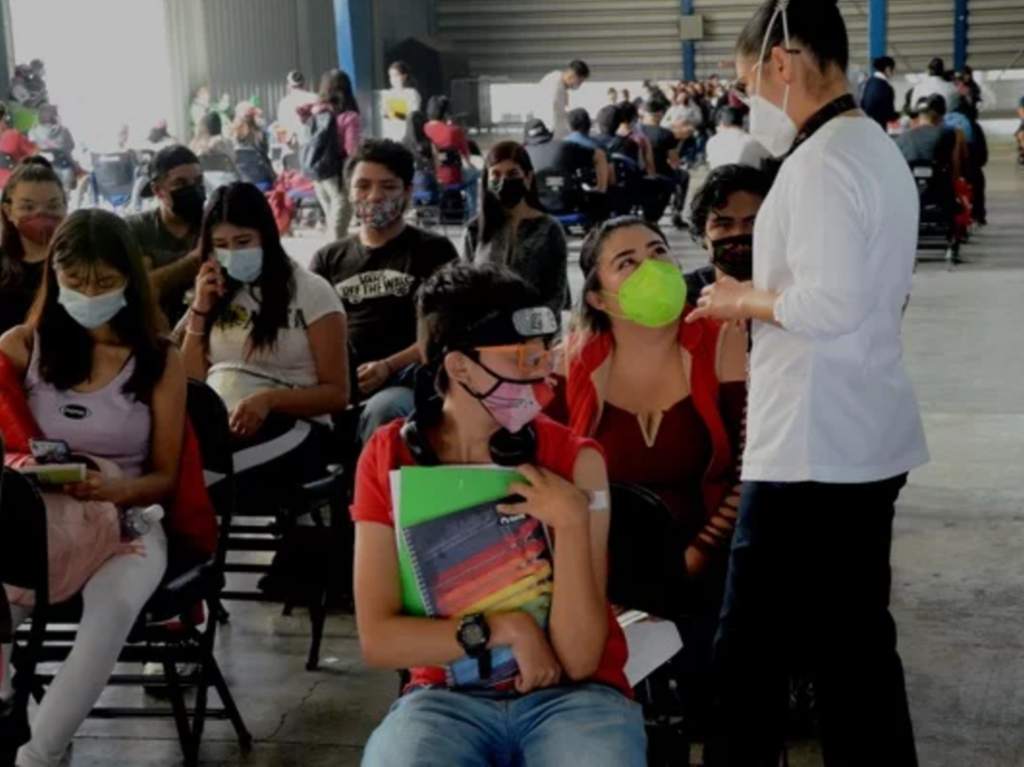 Inicia vacunación en EDOMEX para jóvenes de 18 a 29 años Centro de Vacunación 