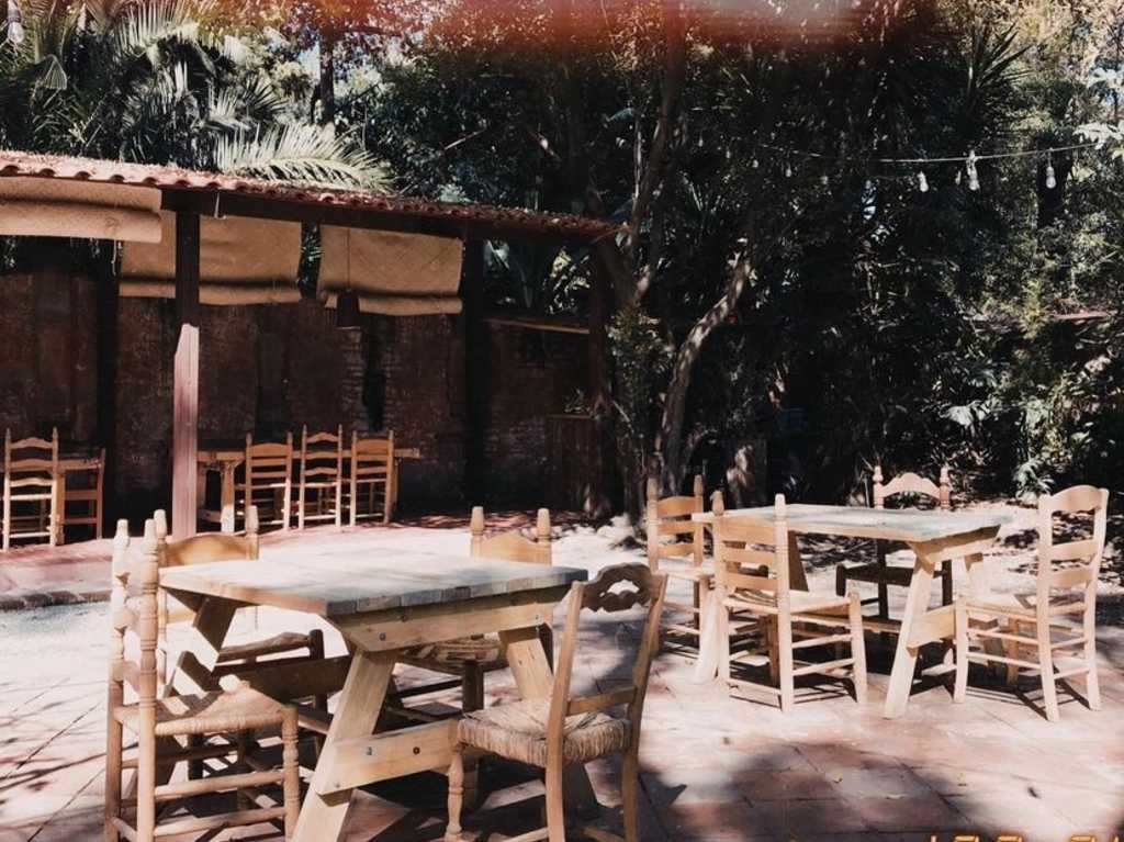 la-mano-jardin-cine-aire-libre
