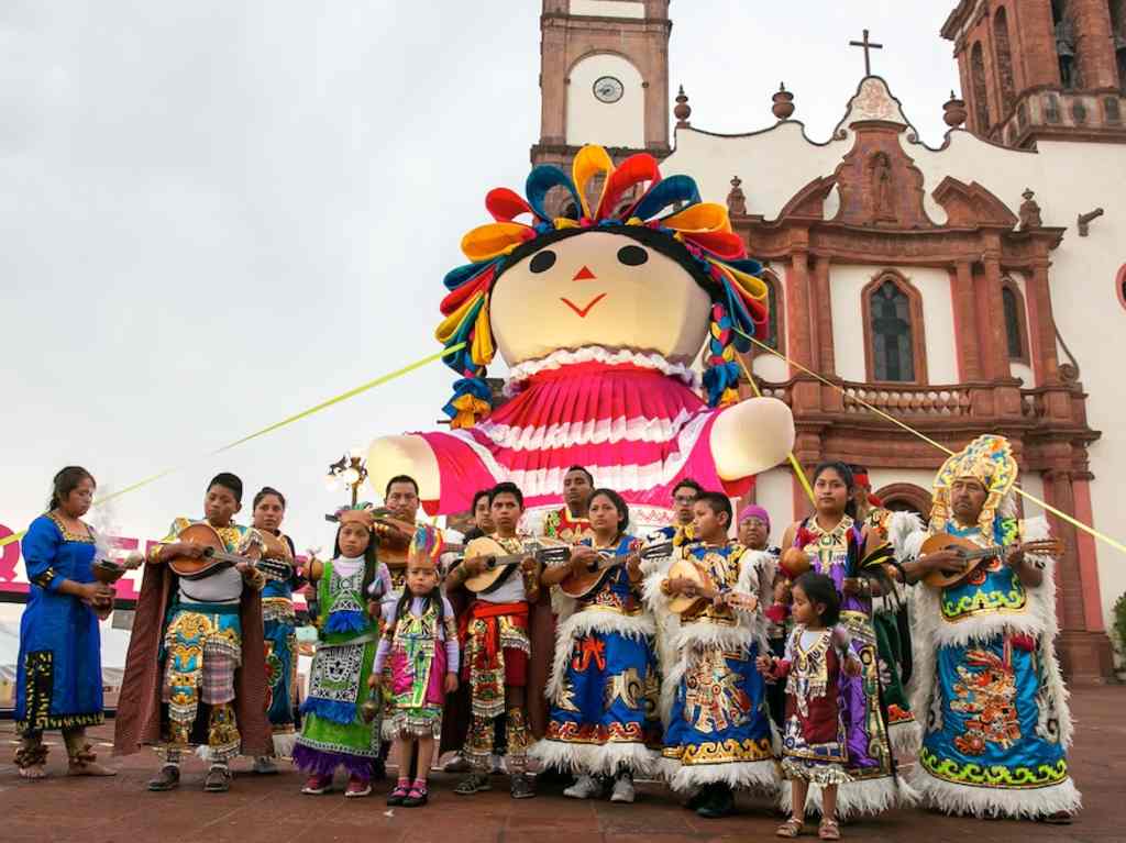 Muñeca Lele conoce su casa en el pueblo mágico de Amealco Artesanas 