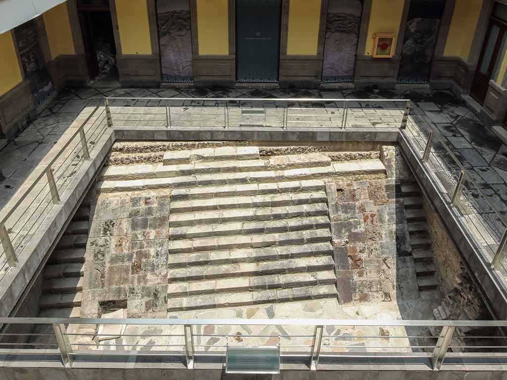 Pabellón de ventanas arqueológicas en casa del marqués