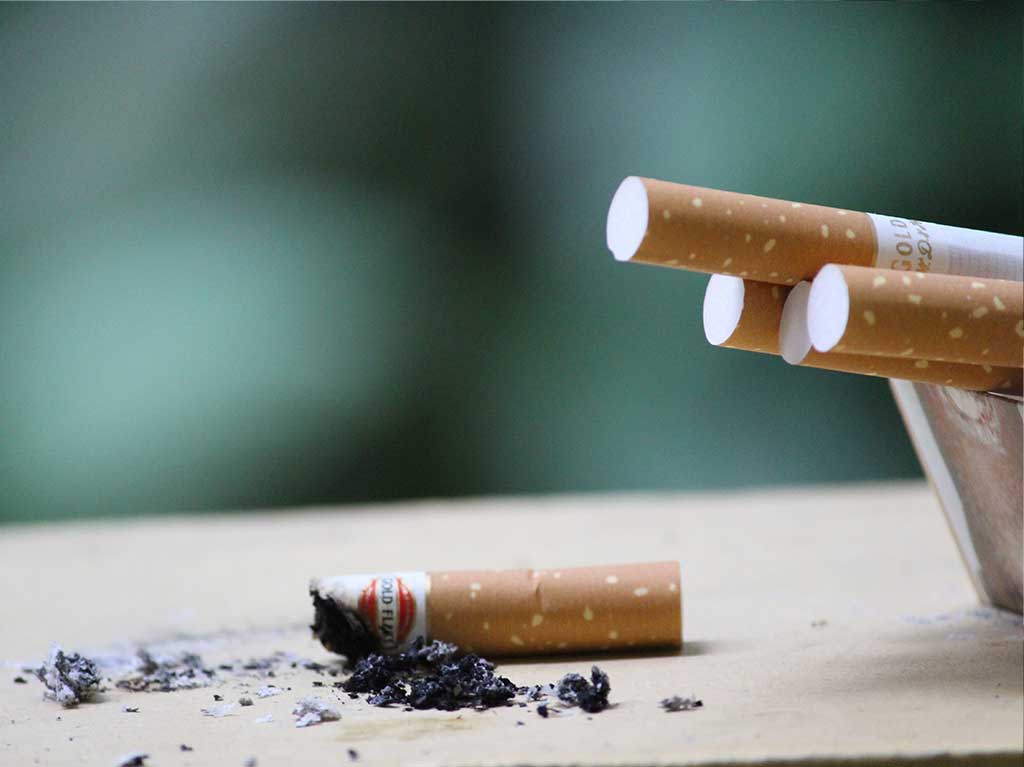 prohiben-fumar-en-la-calle-de-madero-cigarros