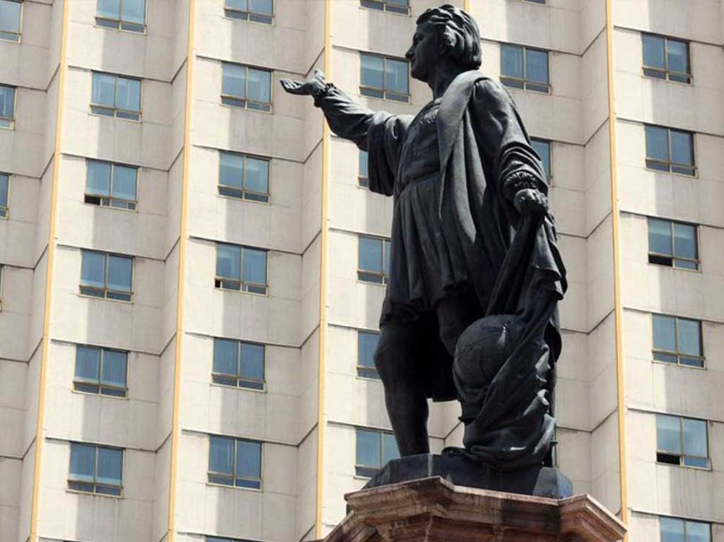 Cambian monumento a Colón en Reforma