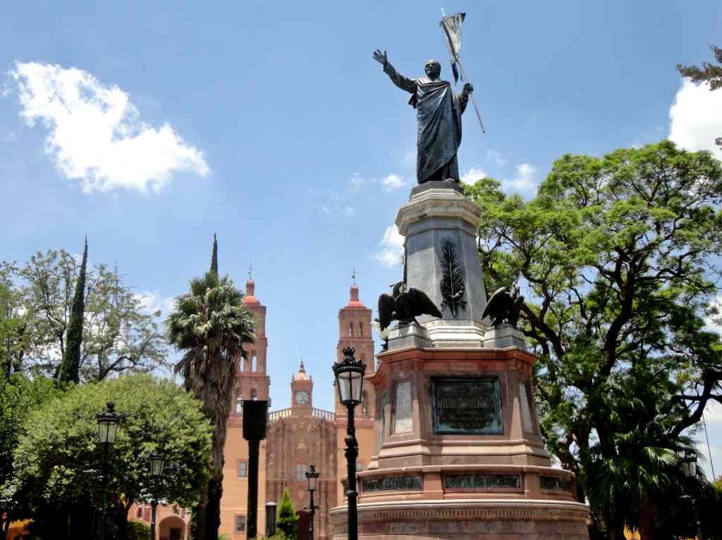 Dolores Hidalgo Guanajuato pueblo mágico cuna de la Independencia Plaza Jardín de la Independencia