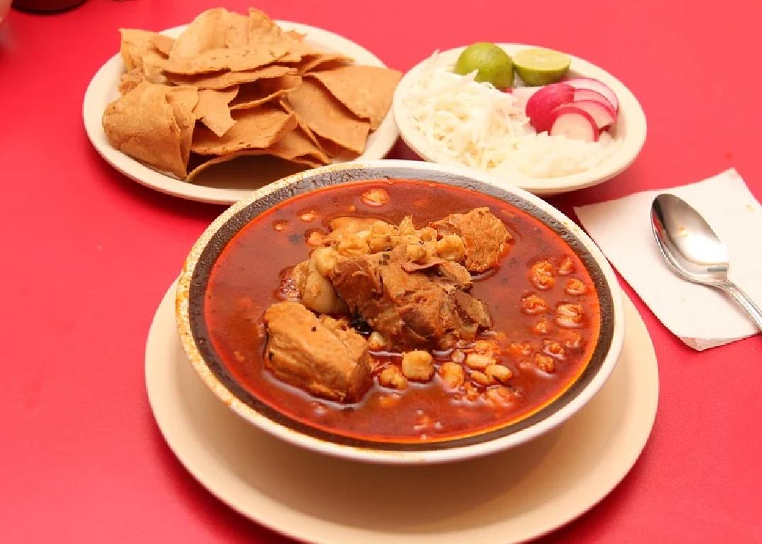 donde-comer-los-mejores-pozoles-en-cdmx-plato