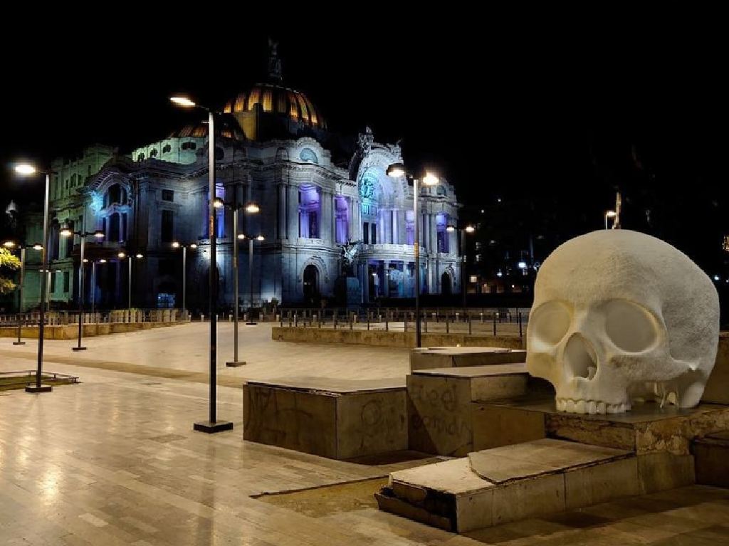 expo-inmersiva-de-craneos-gigantes-palacio