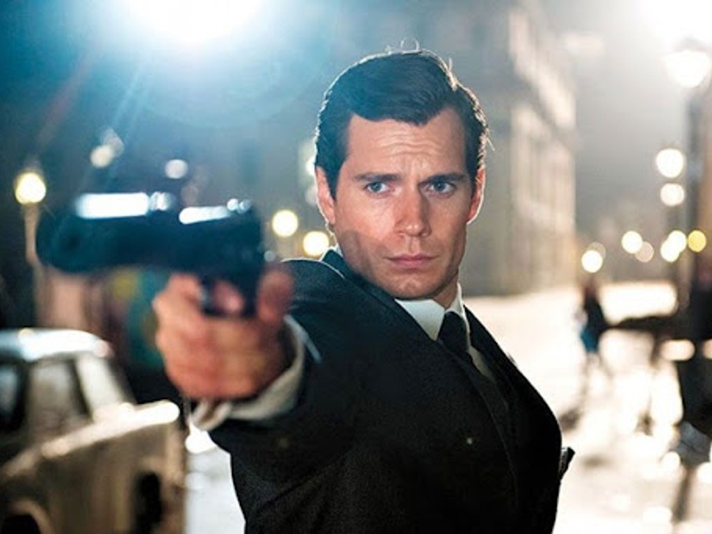 Henry Cavill interesado en interpretar a un villano en James Bond