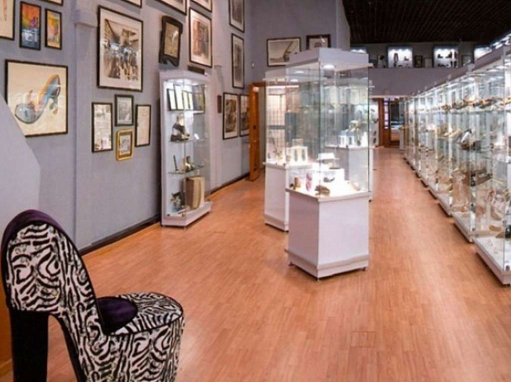 Museos extraños en la CDMX Museo del Calzado el Borceguí
