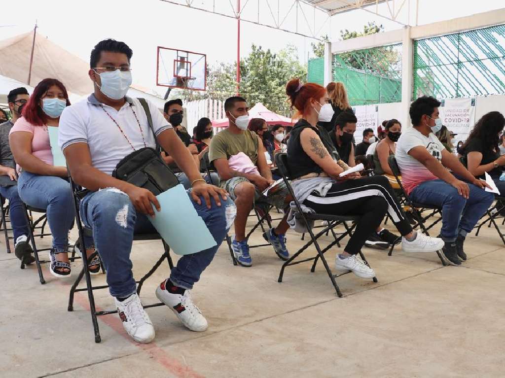 vacunación a jóvenes de 18 a 29 años en el Edomex