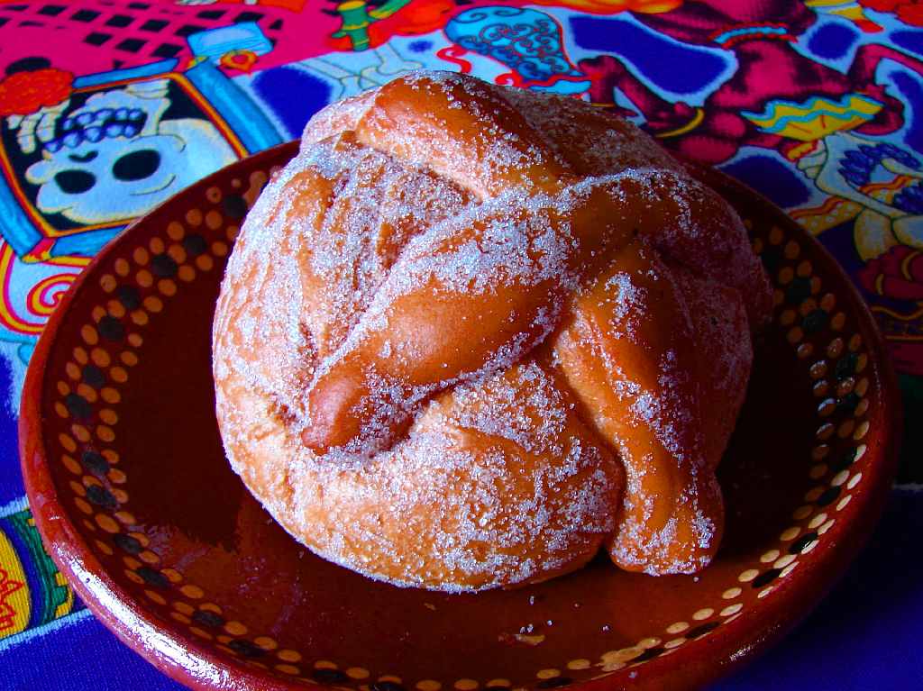 Bazar del pan de muerto en Xochimilco plato