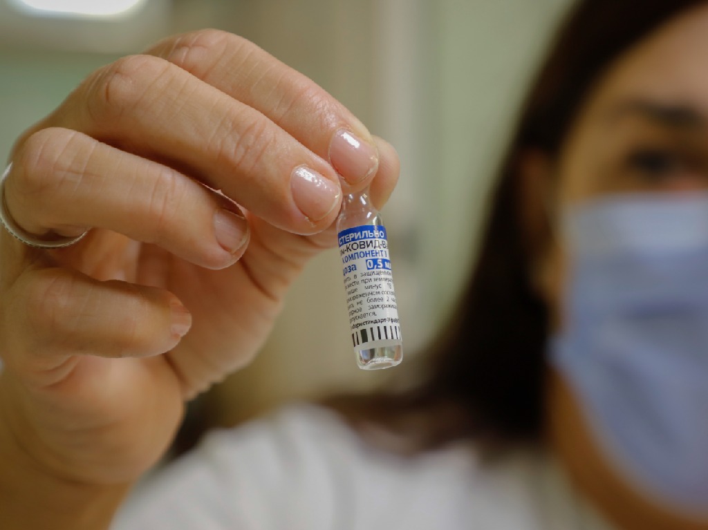 CDMX vacunarán con Pfizer y Astra a quienes viajen al extranjero dosis