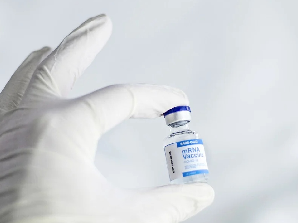 CDMX vacunarán con Pfizer y Astra a quienes viajen al extranjero