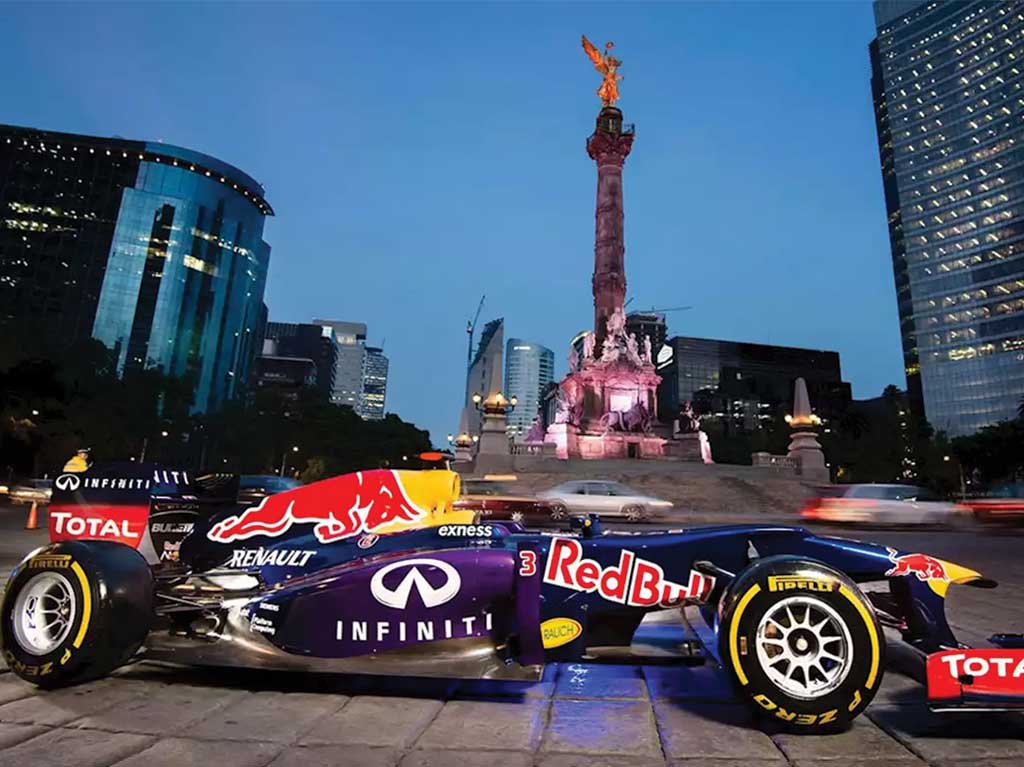 Checo Pérez correrá su Red Bull en CDMX en un Show Run