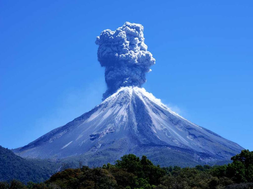 Comala pueblo mágico repleto de ánimas que inspiró Pedro Páramo Volcán de Fuego Colima