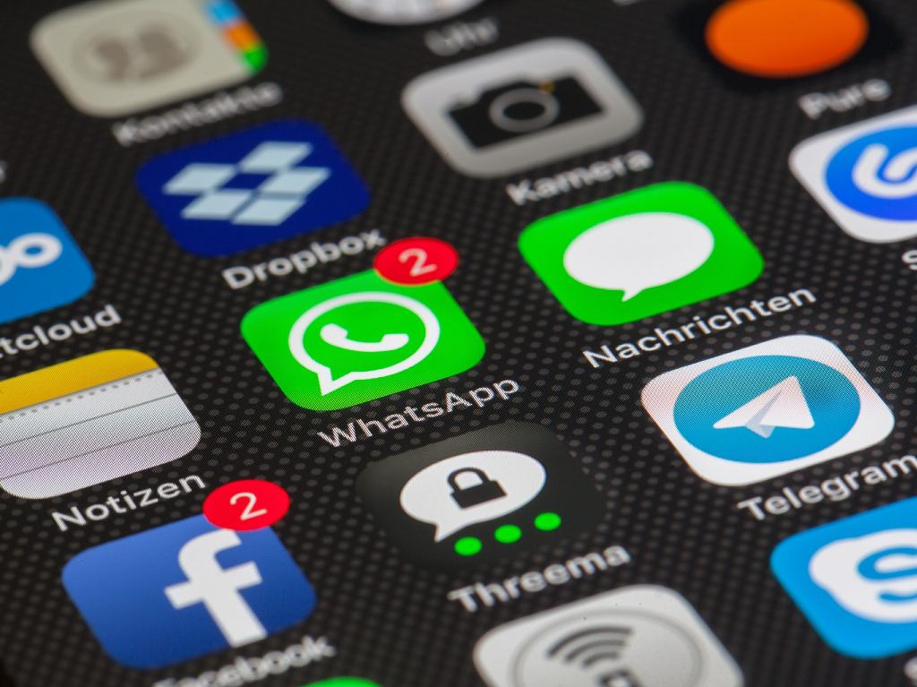 Facebook, Instagram y WhatsApp sufren caída a nivel mundial