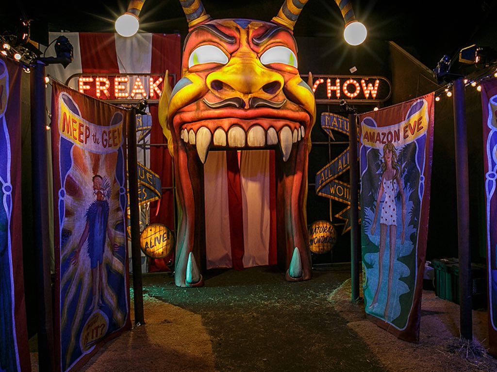 Halloween al estilo Hollywood: casas de terror, películas y disfraces 2