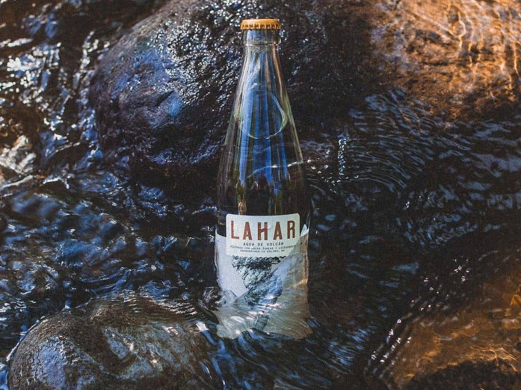 Lahar: agua mineral de volcán de Cervecería Colima