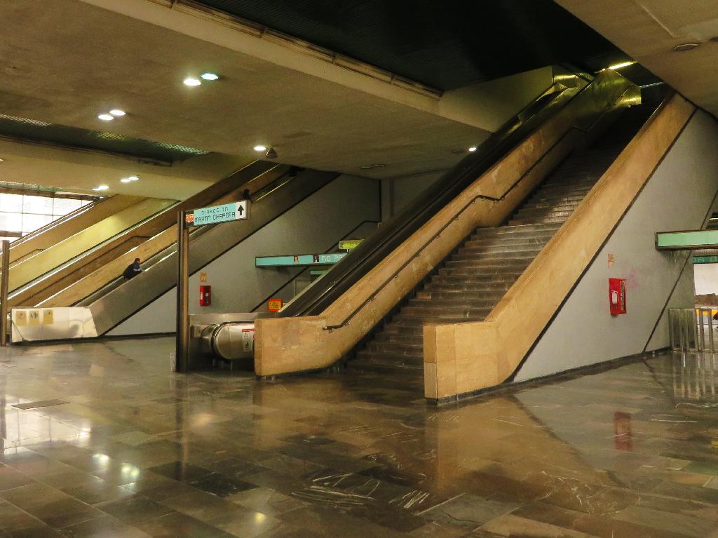 Leyendas del metro de CDMX escaleras