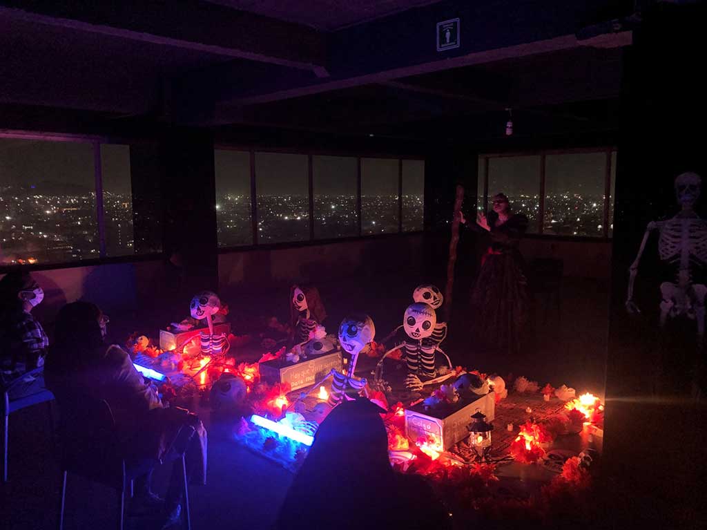 Noches de leyendas y ofrendas en el Mirador de la Torre Latino 1