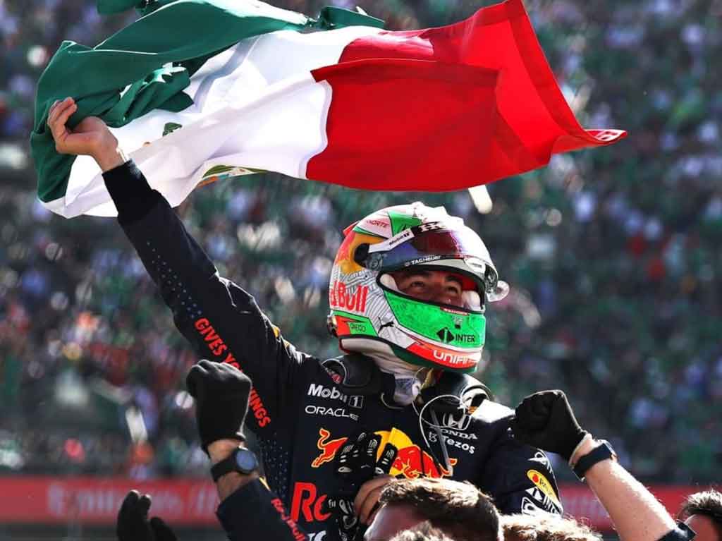 Checo Pérez se sube al podio del Gran Premio de México