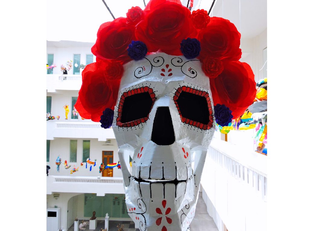 Exposición de Piñatas Mexicanas catrina