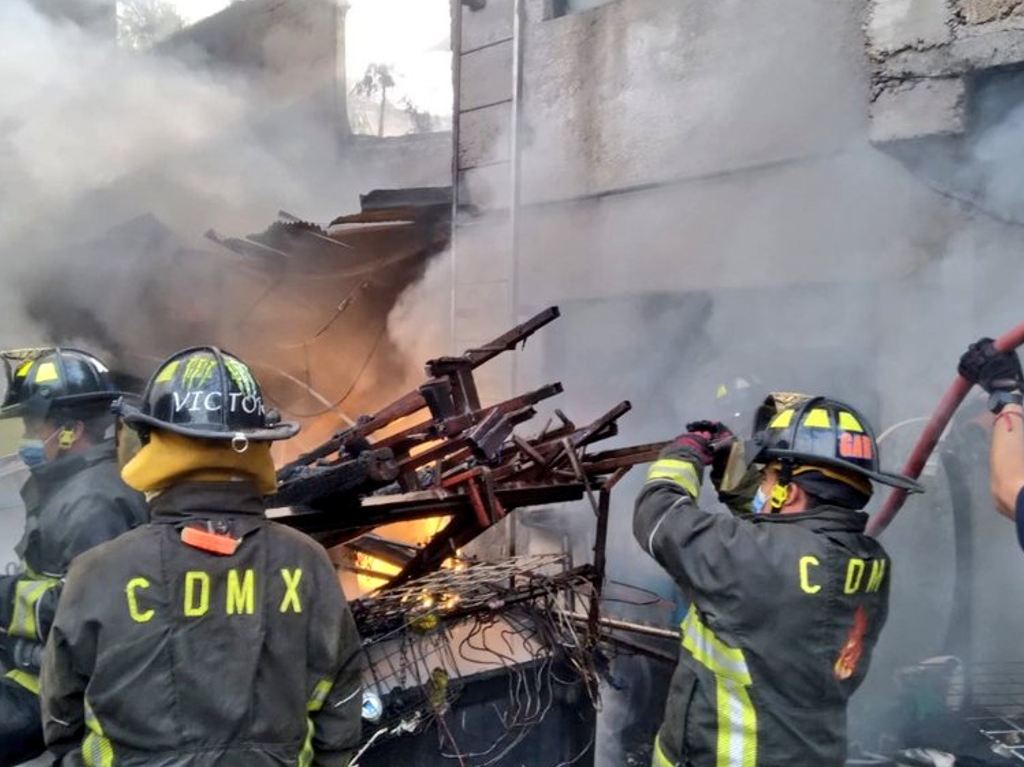 incendio en un taller de bicicletas en Coyoacán bomberos