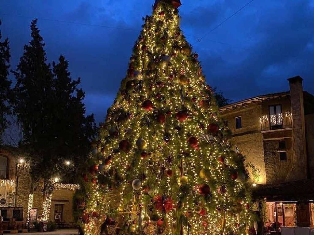 La navidad llegó a Val'Quirico árbol