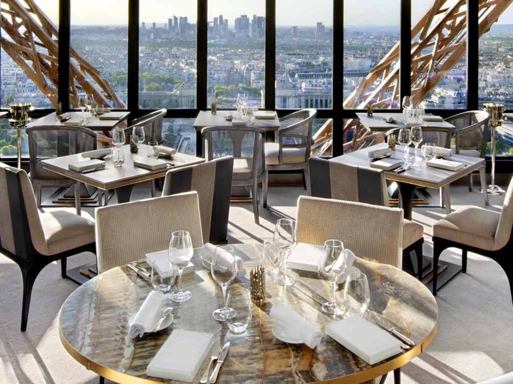 Restaurante arriba de la Torre Eiffel