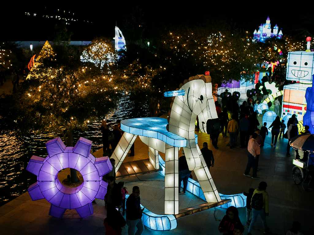 Luztopía Navidad en el espacio