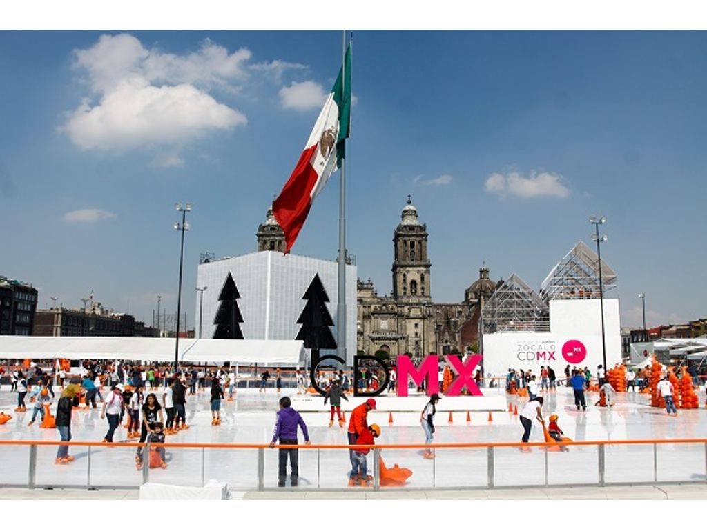 Pista de hielo en el Zócalo