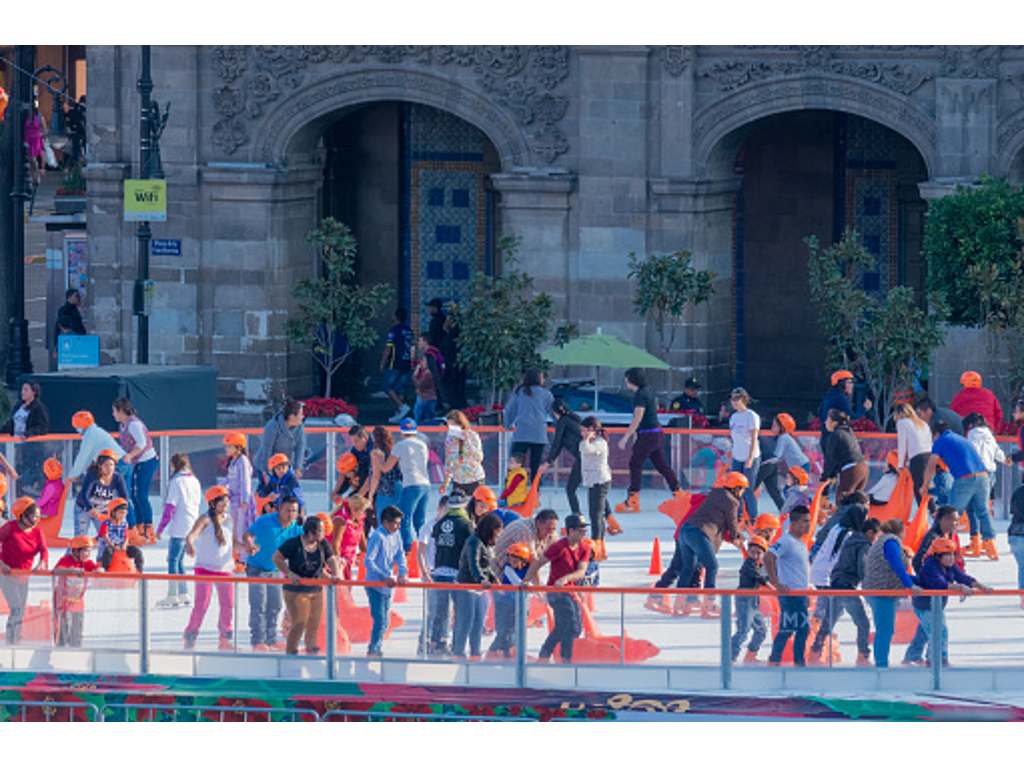 Pista de Hielo en el Zócalo, patinaje.