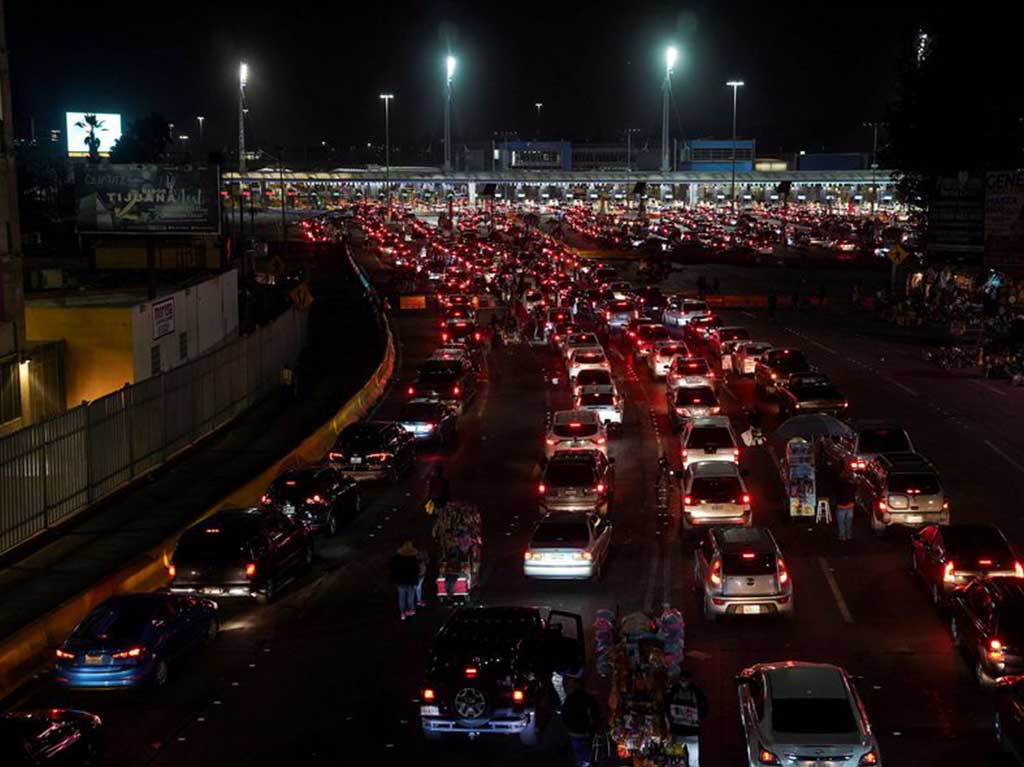 Reabren la frontera terrestre entre México y EUA a los vacunados