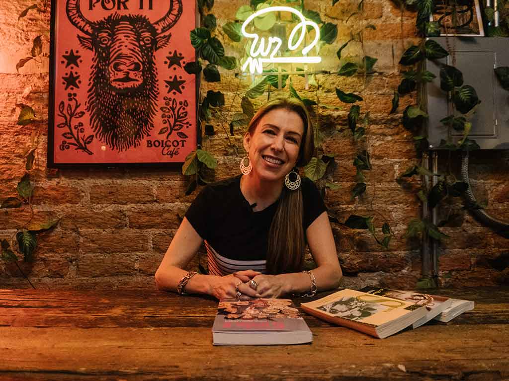 recorre-la-roma-con-julia-santibanez-autora-de-el-lado-b-de-la-cultura
