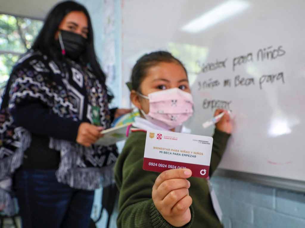 Alumnos de escuelas privadas de CDMX podrían recibir Mi Beca para Empezar