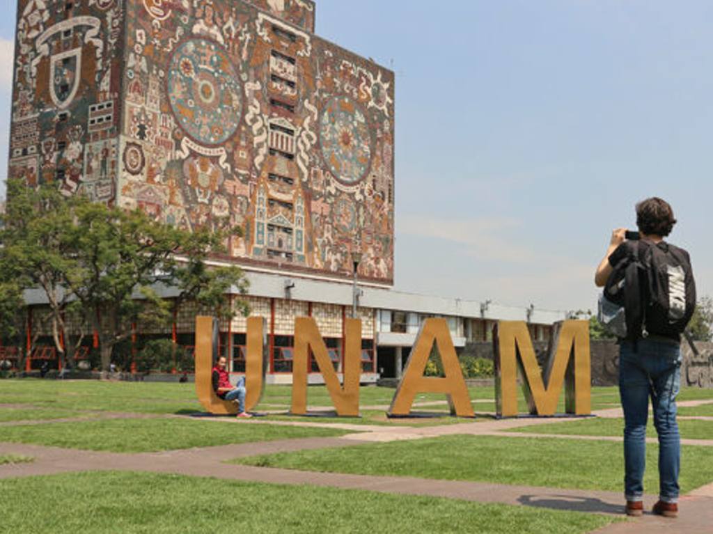 UNAM lanza beca de apoyo económico a afectados por Covid