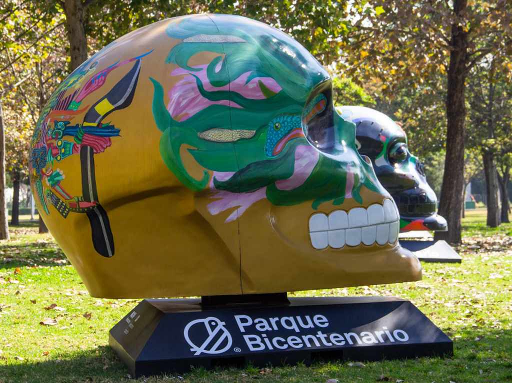 100 obras Monumentales de Mexicráneos en Parque Bicentenario cráneo