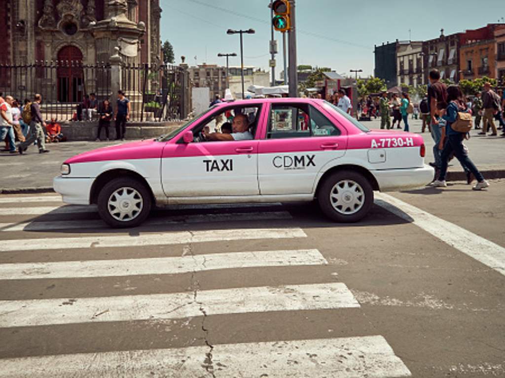 CDMX recomienda usar Módulo Mi Taxi para tarifas justas, taxi