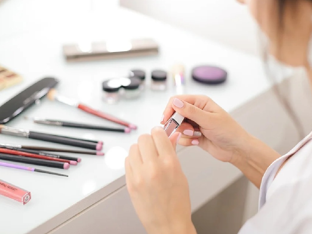 Fundación Carlos Slim regaló 10 cursos en línea maquillaje