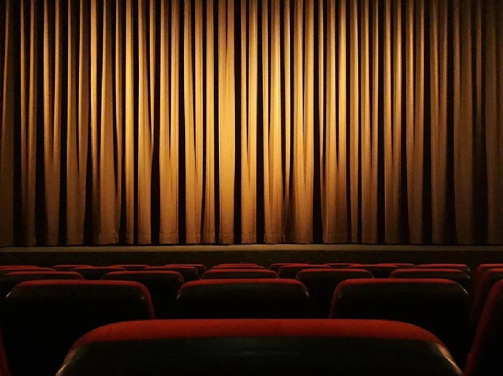  Obras de Teatro navideñas en CDMX telón