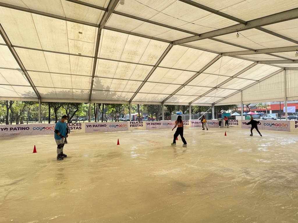 ¡Diviértete! Asiste a la pista de hielo gratuita en Coyoacán