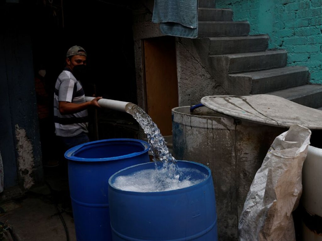 Aumenta la polémica por supuesto aumento del 35% en costo del agua bote