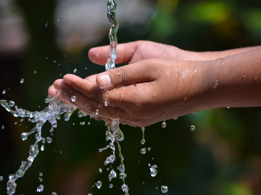 Polémica por supuesto aumento del 35% en costo del agua en CDMX