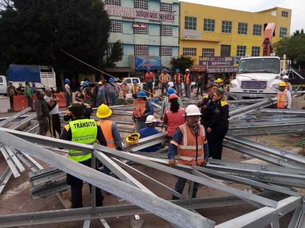 Estructura metálica cae en Ermita Iztapalapa; reportan herido