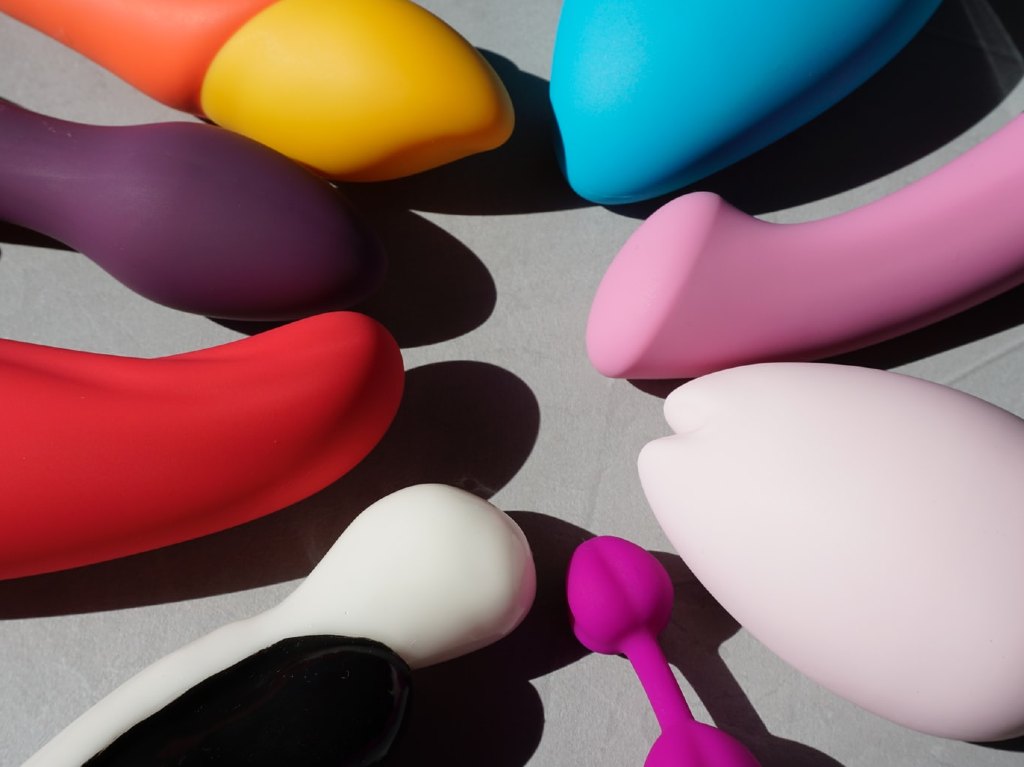 Guía para comprar tu primer juguete sexual ¡anímate a explorar!