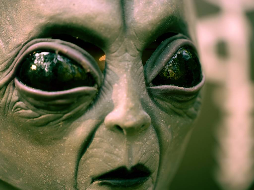 Libros sobre extraterrestres ¡abducciones, invasiones y más!