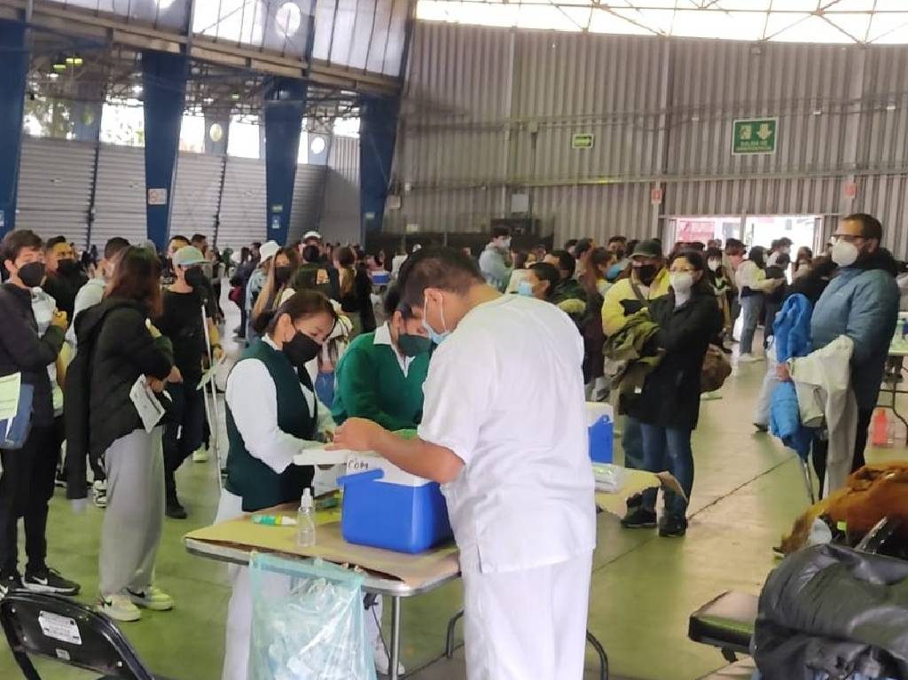 Nuevas sedes y fechas para vacunación a rezagados en CDMX personal