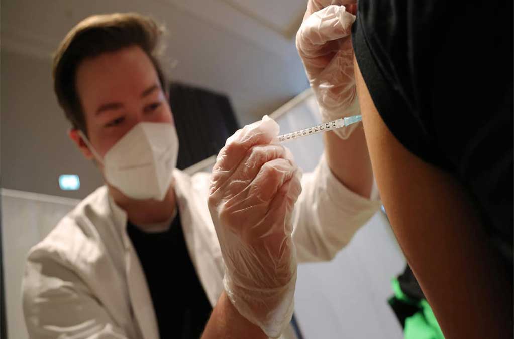Ómicron podría ser el final de la pandemia en Europa, según la OMS 0
